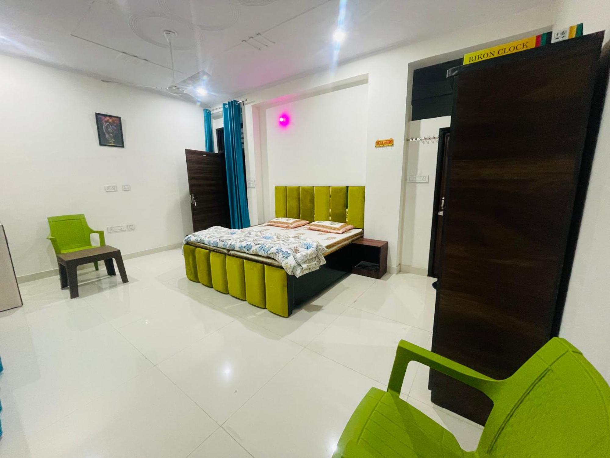 Neelkanth Guest house *